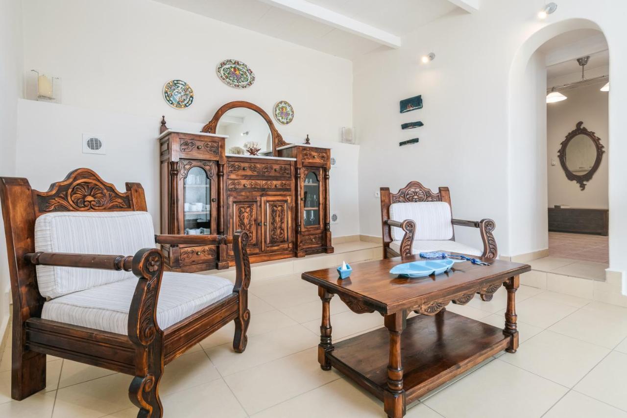Lina And Babis' Home Adamantas  ภายนอก รูปภาพ