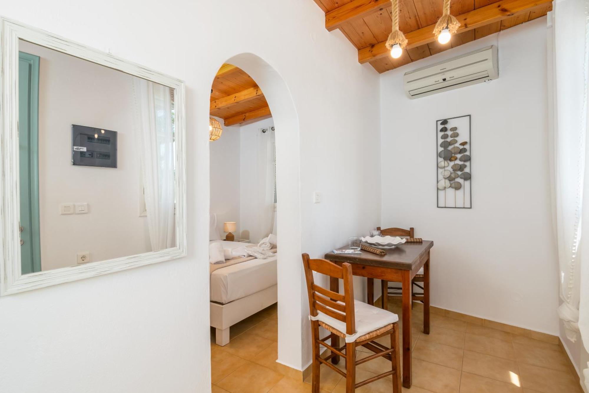 Lina And Babis' Home Adamantas  ภายนอก รูปภาพ