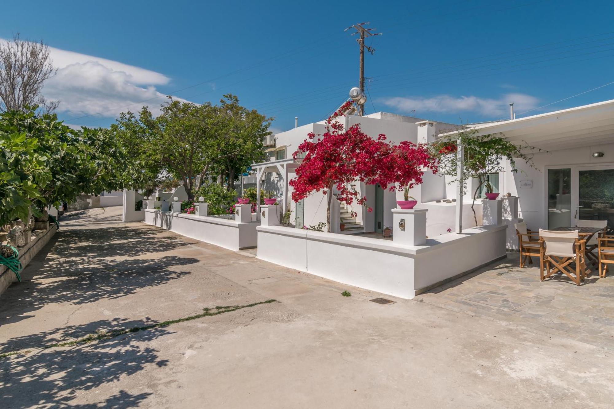 Lina And Babis' Home Adamantas  ภายนอก รูปภาพ