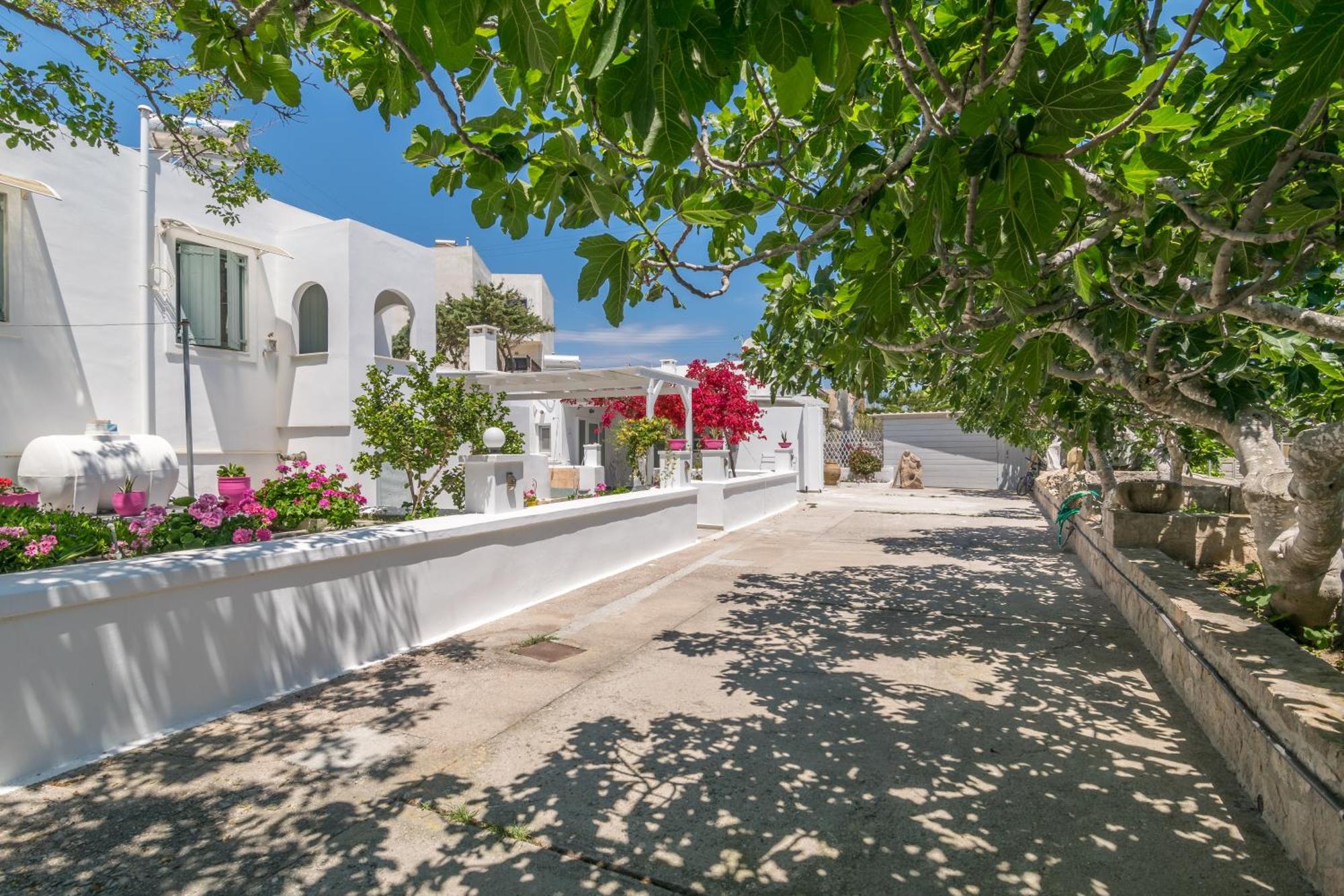 Lina And Babis' Home Adamantas  ภายนอก รูปภาพ