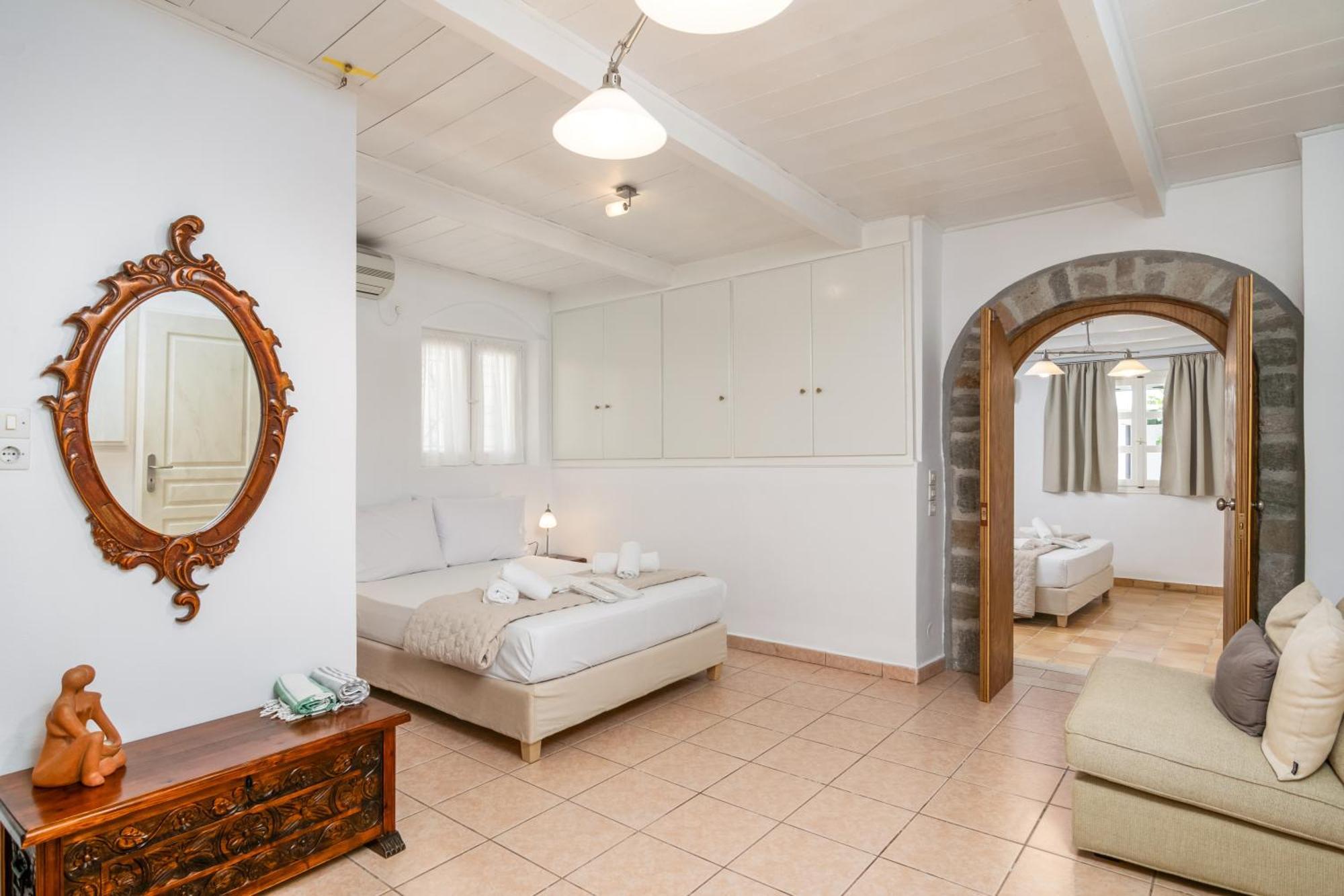 Lina And Babis' Home Adamantas  ภายนอก รูปภาพ